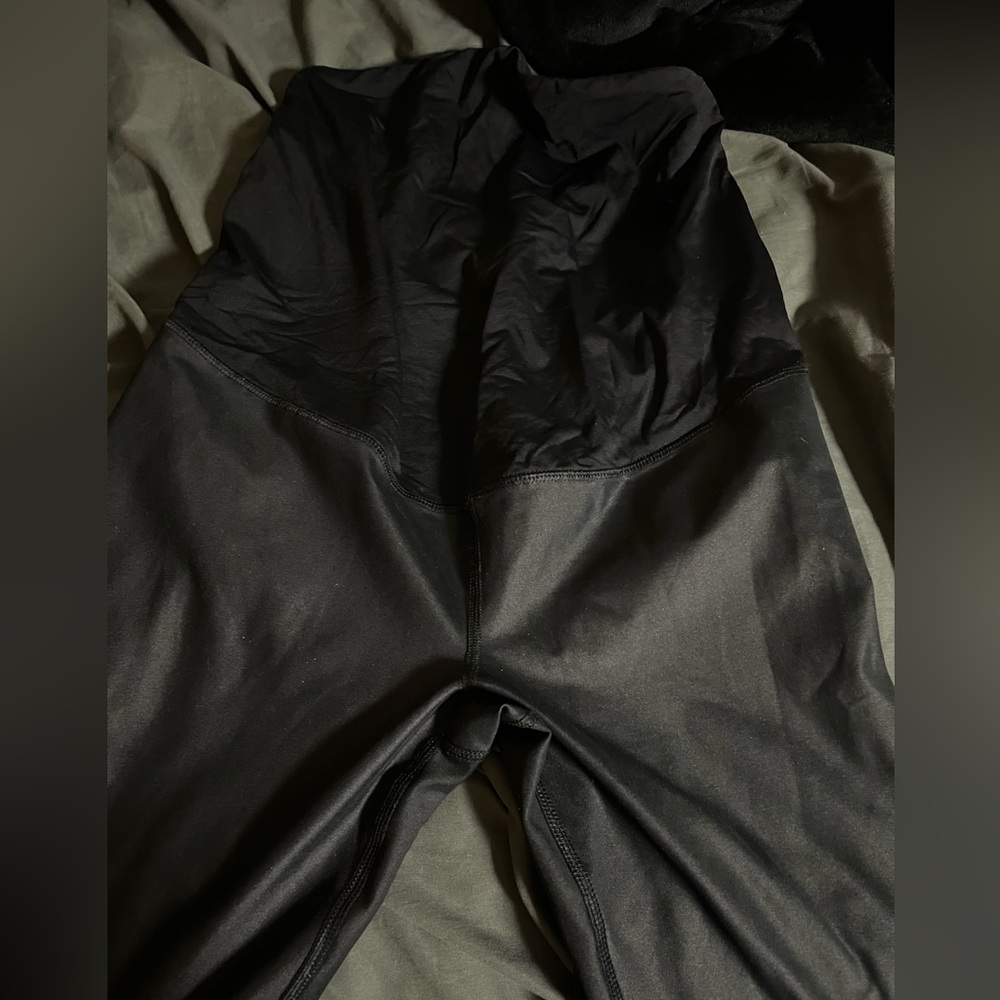 Maternity wet look leggings